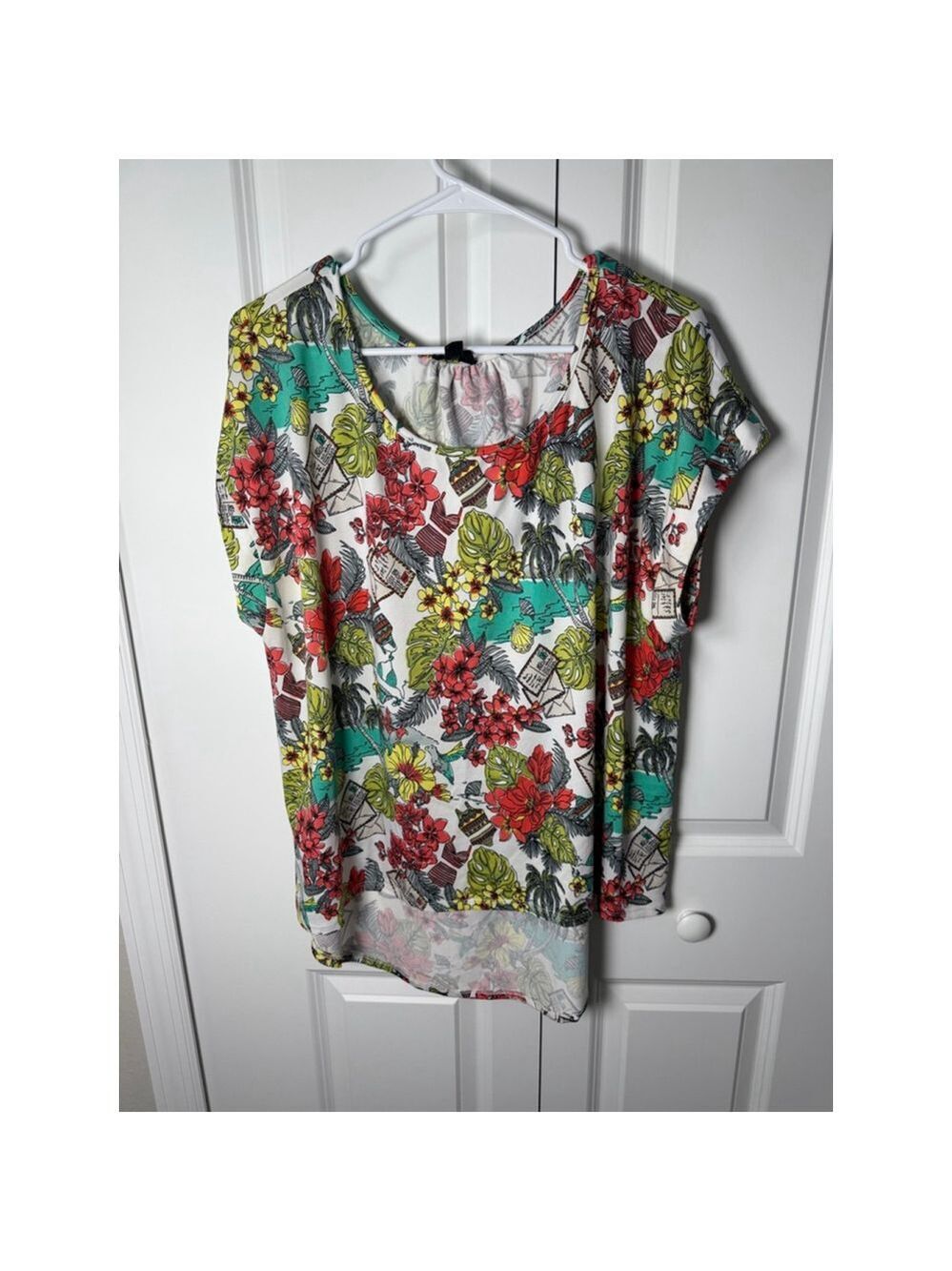 TACERA White Red Floral Short Sleeve Tee Plus Size 2X
